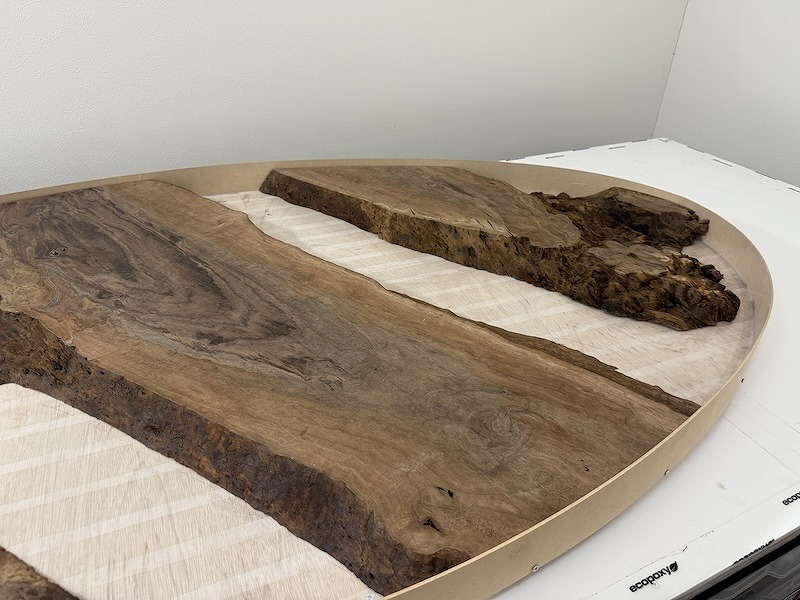 クラロウォールナット　楕円レジンテーブル