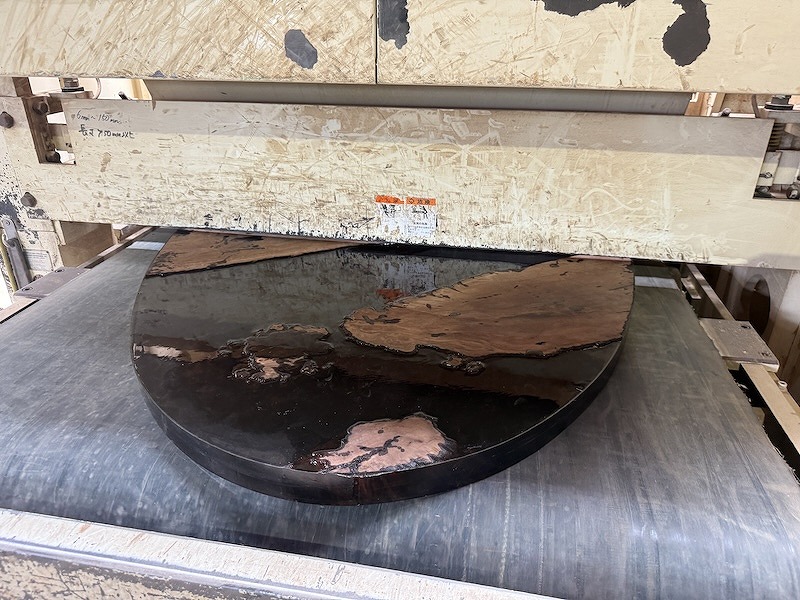 クラロウォールナット　楕円レジンテーブル