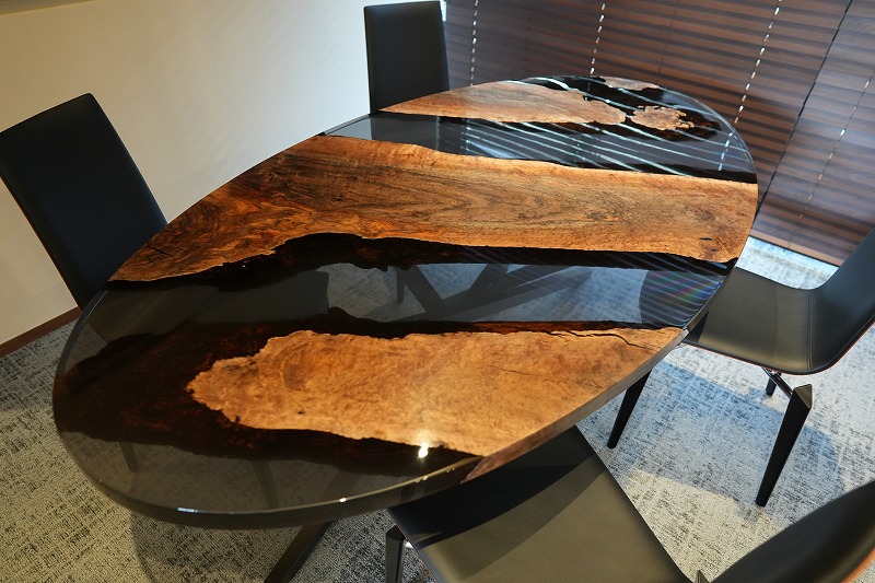 クラロウォールナット　楕円レジンテーブル