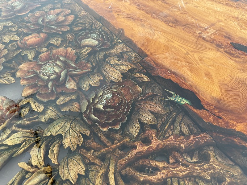 屋久杉レジンテーブル　彫り物レジンテーブル