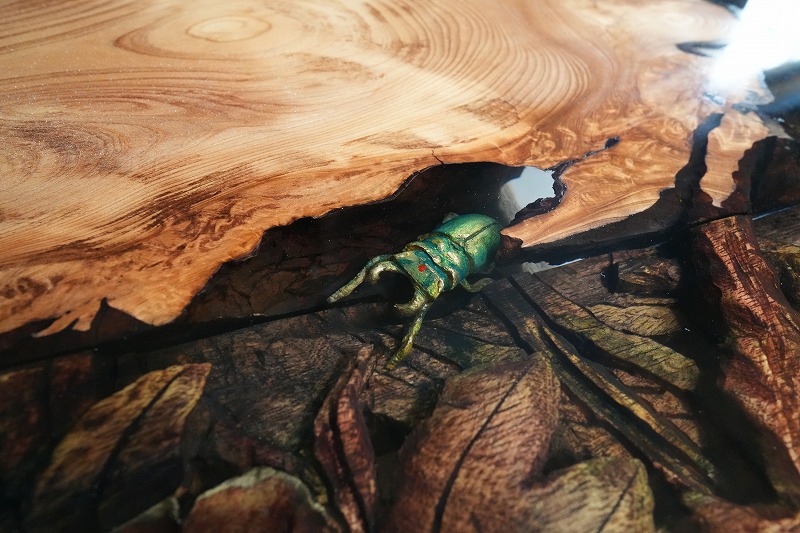 屋久杉レジンテーブル 彫り物レジンテーブル