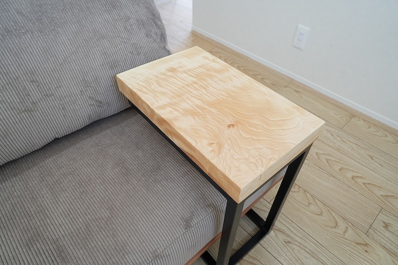 富士市T様邸(ナチュラルなインテリア）に納品した栃のクリアレジンテーブル