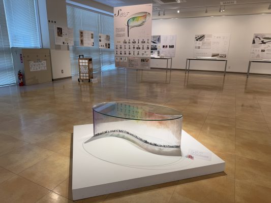大学生卒業制作協力　レジンテーブル