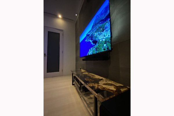 【東京都】ポプラ×クリア レジンカウンター