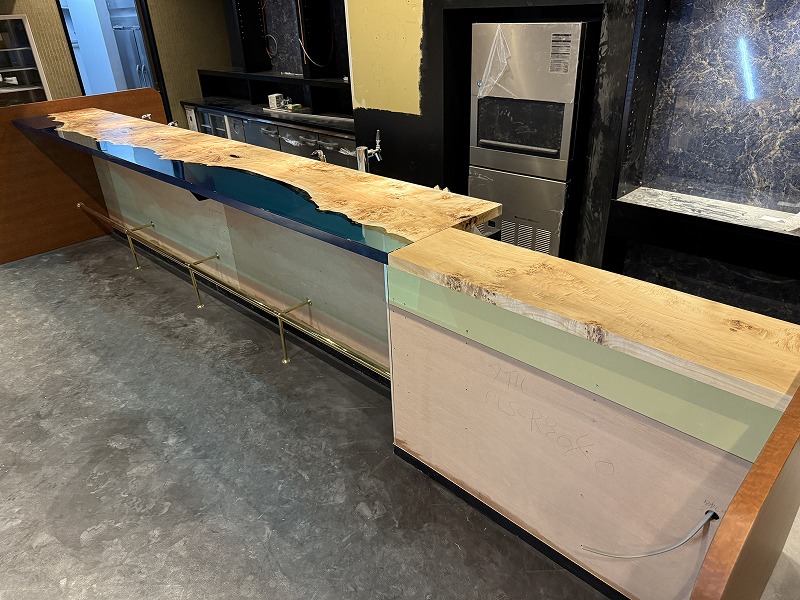 【東京都千代田区】ポプラ×エメラルド レジンカウンター