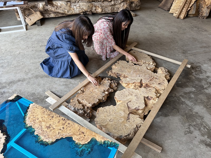 ポプラレジンテーブル　倉庫でオーダー