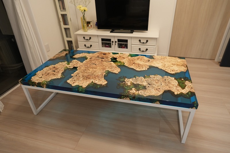 【東京都港区】ポプラ×クリアブルー レジンテーブル