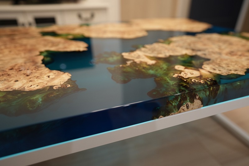 【東京都港区】ポプラ×クリアブルー レジンテーブル