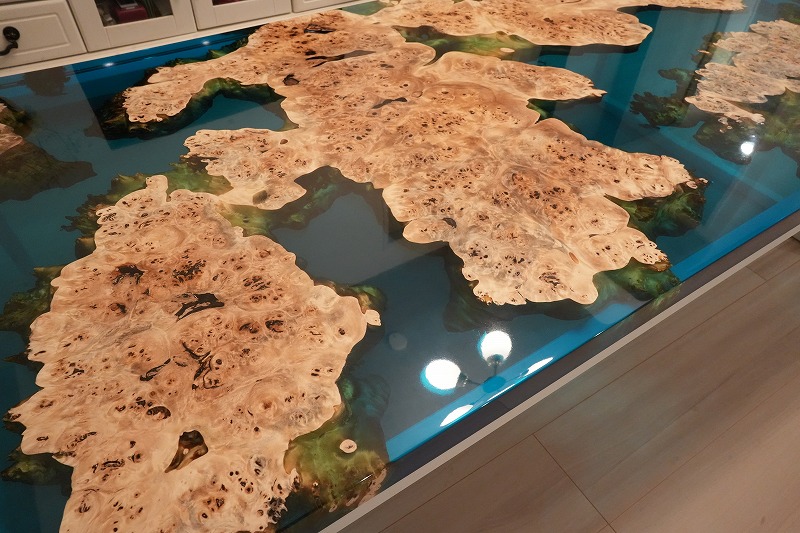 【東京都港区】ポプラ×クリアブルー レジンテーブル