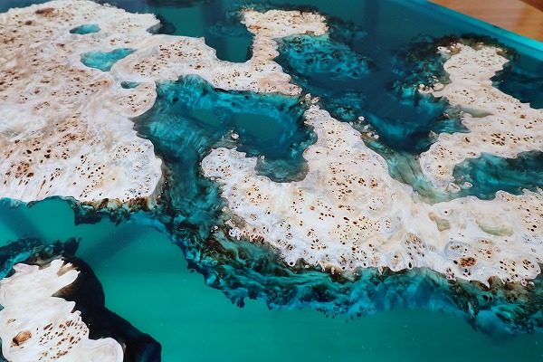 【静岡県別荘地】ポプラ×simodaクリアブルー レジンテーブル