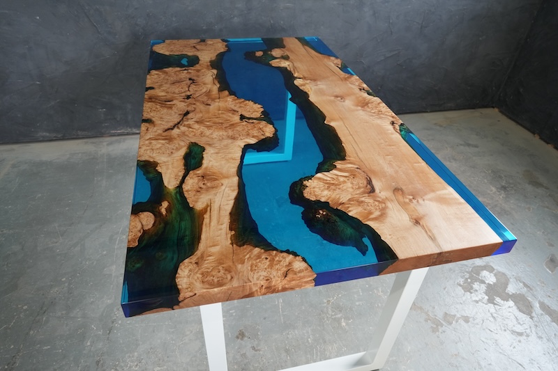 【神奈川県鎌倉市】カエデ×クリアブルー レジンテーブル