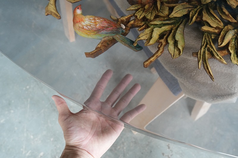 【東京都港区】屋久杉彫り物レジンテーブル