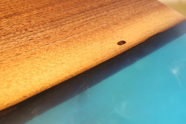 【東京都】ウォールナット×ブルーシャイン 円形レジンテーブル