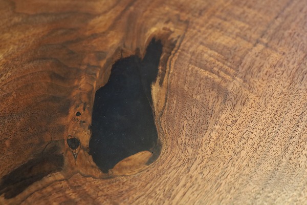 【東京都】ウォールナット×ブルーシャイン 円形レジンテーブル