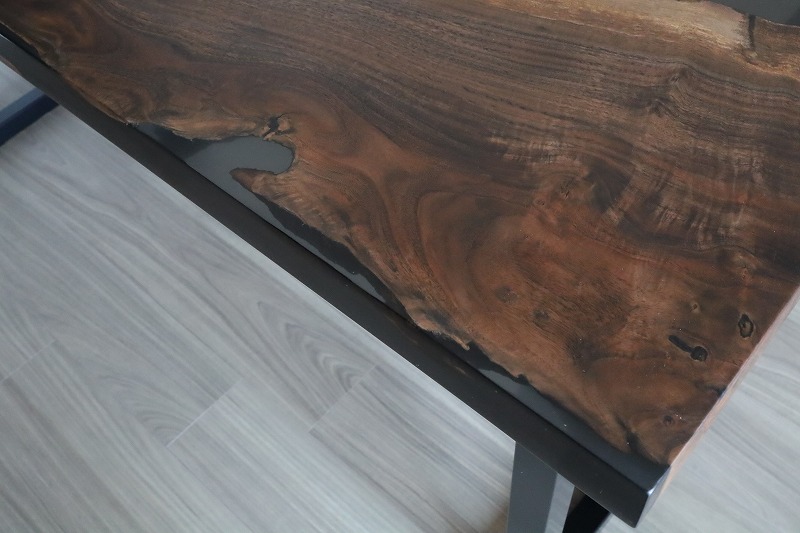 【静岡県】クラロウォールナット×darkⅡクリア レジンテーブル