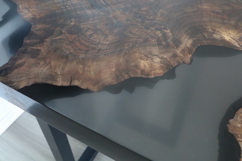 【静岡県】クラロウォールナット×darkⅡクリア レジンテーブル