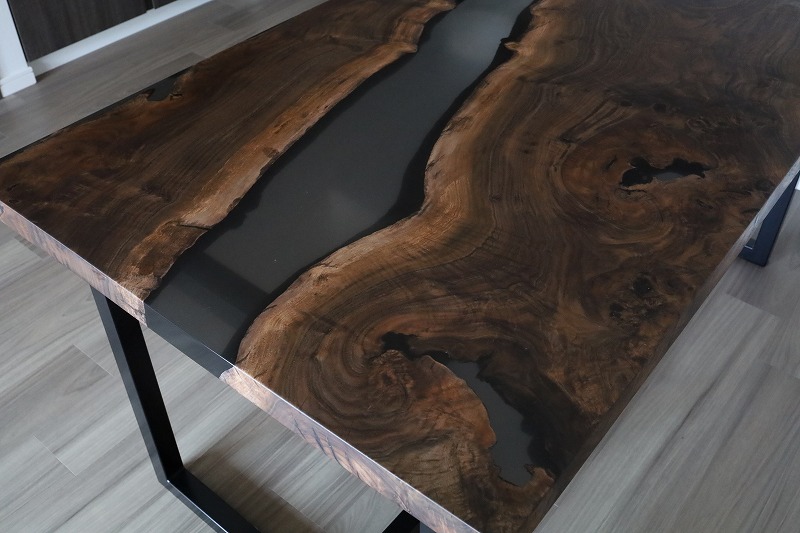 【静岡県】クラロウォールナット×darkⅡクリア レジンテーブル