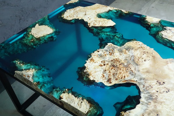 【東京都】ポプラ×simodaクリアブルー レジンテーブル