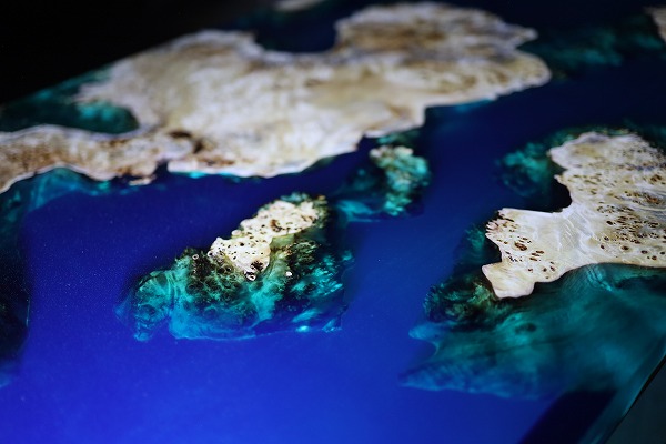 【東京都】ポプラ×simodaクリアブルー レジンテーブル