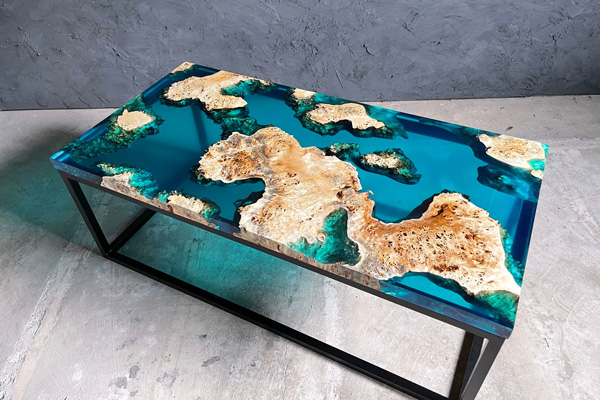 【東京都】ポプラ×simodaクリアブルー レジンテーブル