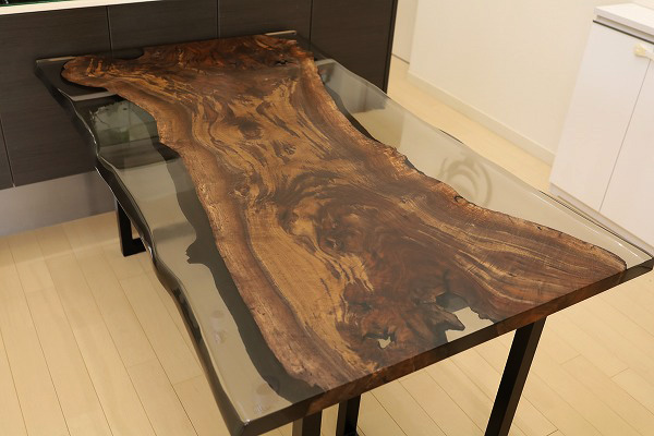 【東京都】クラロウォールナット×darkクリア レジンテーブル