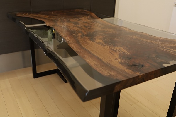 【東京都】クラロウォールナット×darkクリア レジンテーブル
