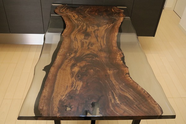 【東京都】クラロウォールナット×darkクリア レジンテーブル