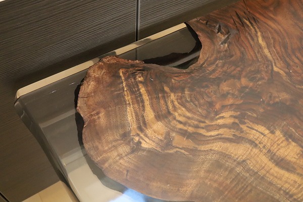 【東京都】クラロウォールナット×darkクリア レジンテーブル