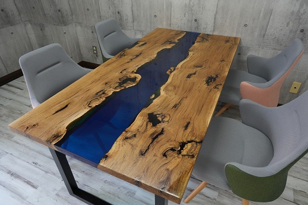【神奈川県法人様】ナラ×ワイルドブルー レジンテーブル