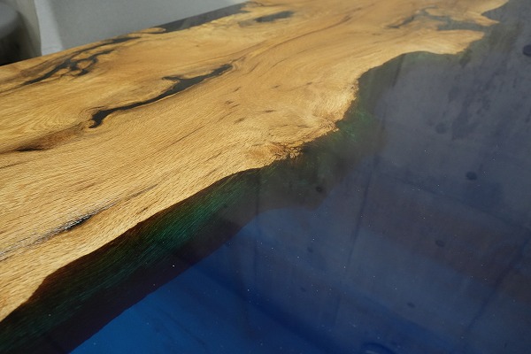 【神奈川県法人様】ナラ×ワイルドブルー レジンテーブル