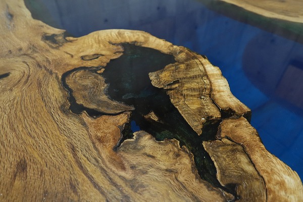 【神奈川県法人様】ナラ×ワイルドブルー レジンテーブル