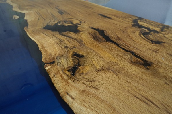 【神奈川県法人様】ナラ×ワイルドブルー レジンテーブル