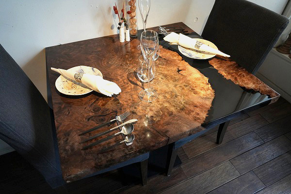 【東京都新宿区】クラロウォールナット×darkⅡクリア レジンテーブル