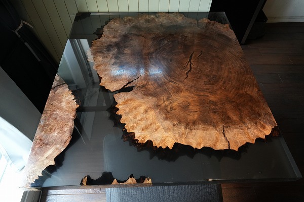 【東京都新宿区】クラロウォールナット×darkⅡクリア レジンテーブル