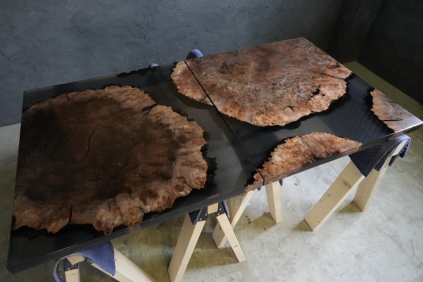 【東京都新宿区】クラロウォールナット×darkⅡクリア レジンテーブル