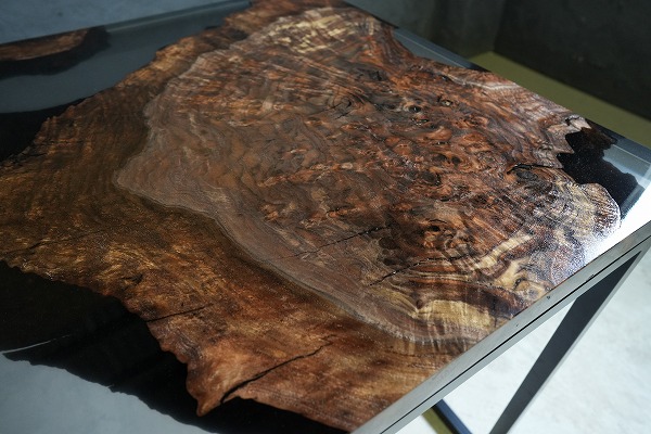 【東京都港区法人様】クラロ×darkⅡクリア　レジンデスク