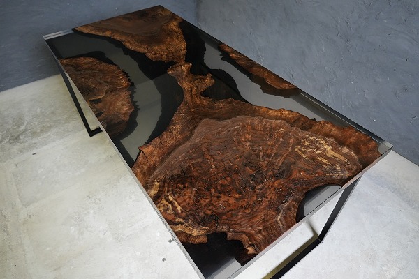 【東京都港区法人様】クラロ×darkⅡクリア　レジンデスク