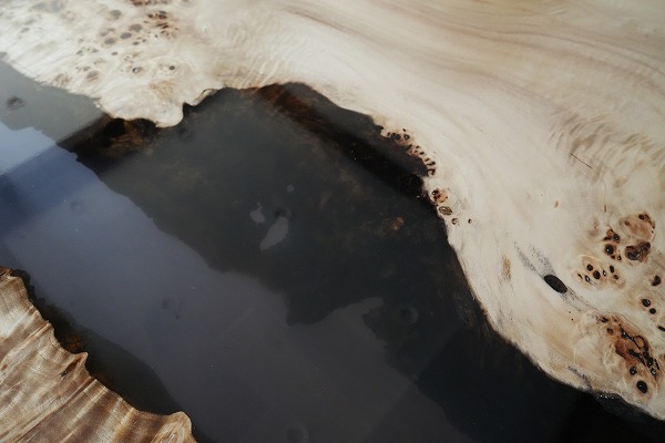 【静岡県】ポプラ×darkⅡクリア　レジン　ダイニングテーブル