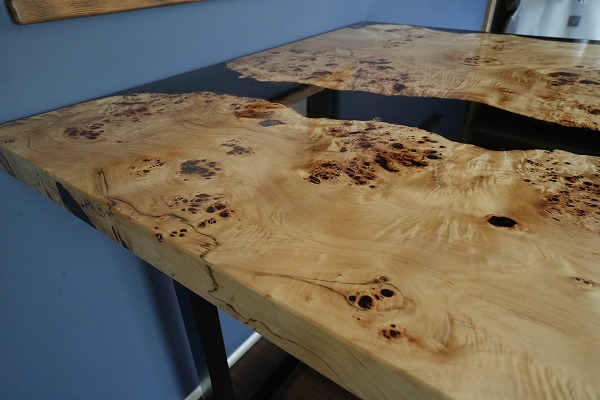 【静岡県】ポプラ×darkⅡクリア　レジン　ダイニングテーブル