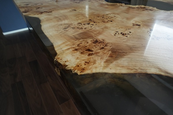 【静岡県】ポプラ×darkⅡクリア　レジン　ダイニングテーブル