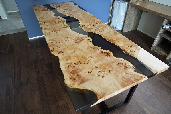 【静岡県】ポプラ×darkⅡクリア　レジン　ダイニングテーブル