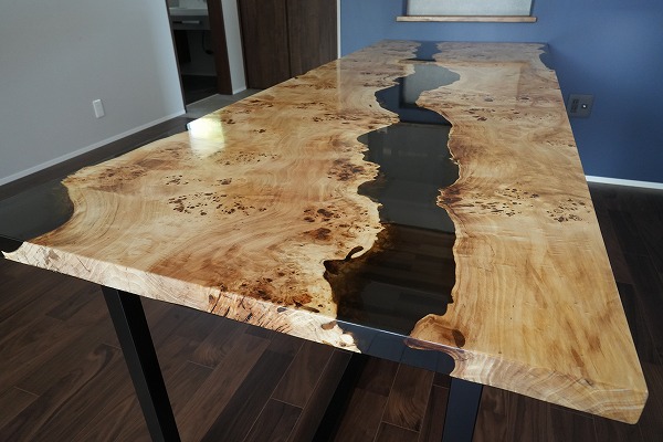 【静岡県】ポプラ×darkⅡクリア　レジン　ダイニングテーブル