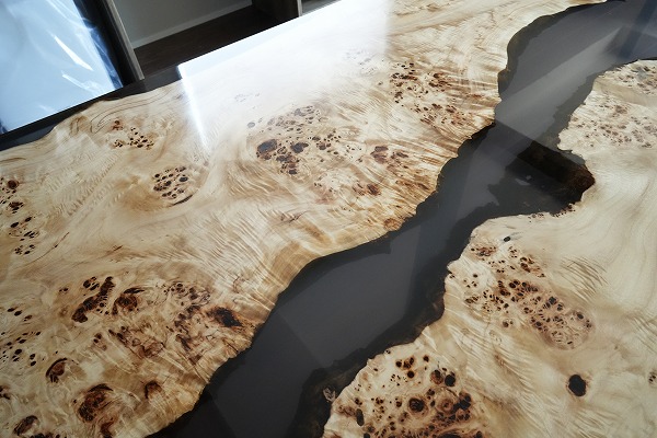 【静岡県】ポプラ×darkⅡクリア　レジン　ダイニングテーブル