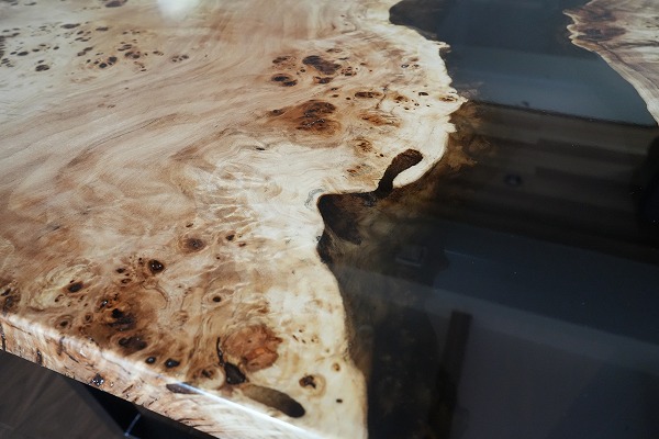 【静岡県】ポプラ×darkⅡクリア　レジン　ダイニングテーブル