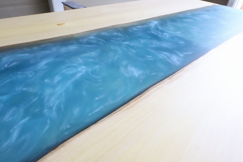 【東京都】銀杏×ブルーシャイン レジンカウンター レジンテーブル