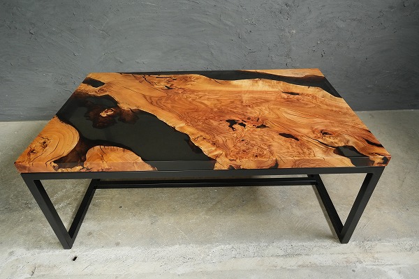 【千葉県】山桜×darkⅡクリア レジンテーブル