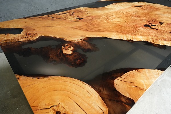 【千葉県】山桜×darkⅡクリア レジンテーブル