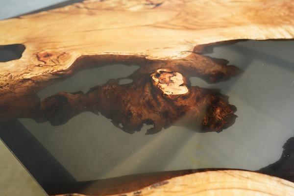 【千葉県】山桜×darkⅡクリア レジンテーブル