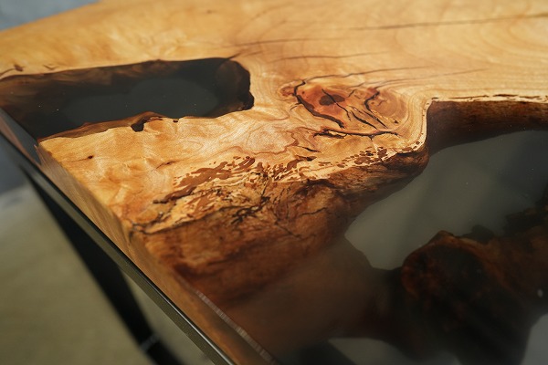 【千葉県】山桜×darkⅡクリア レジンテーブル