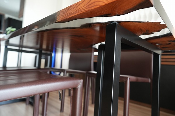 【神奈川県横浜市】欅×darkⅡクリア レジンテーブル